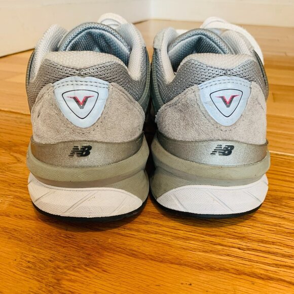 New Balance 990v5 “Castlerock” Grey Silver Sneaker Women's Size 9.5 Men's size 8 - Picture 9 of 11